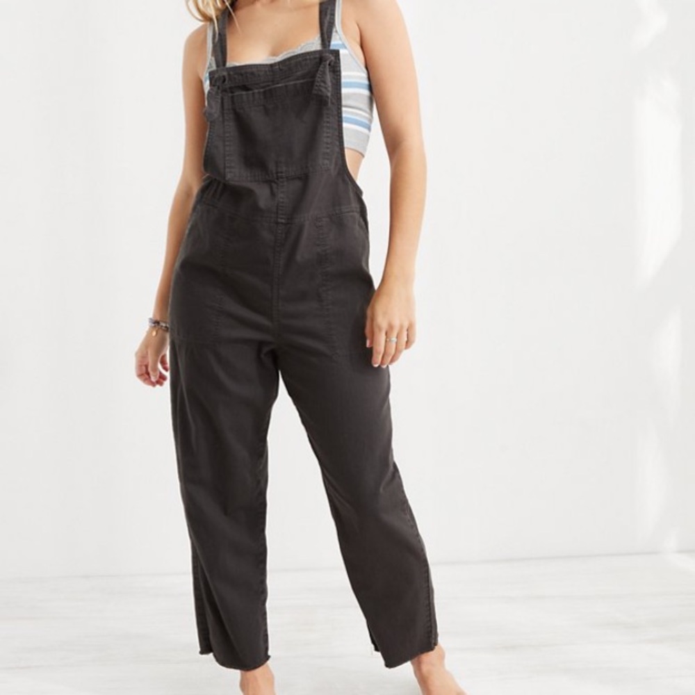 American Egael Aerie black lounge overalls